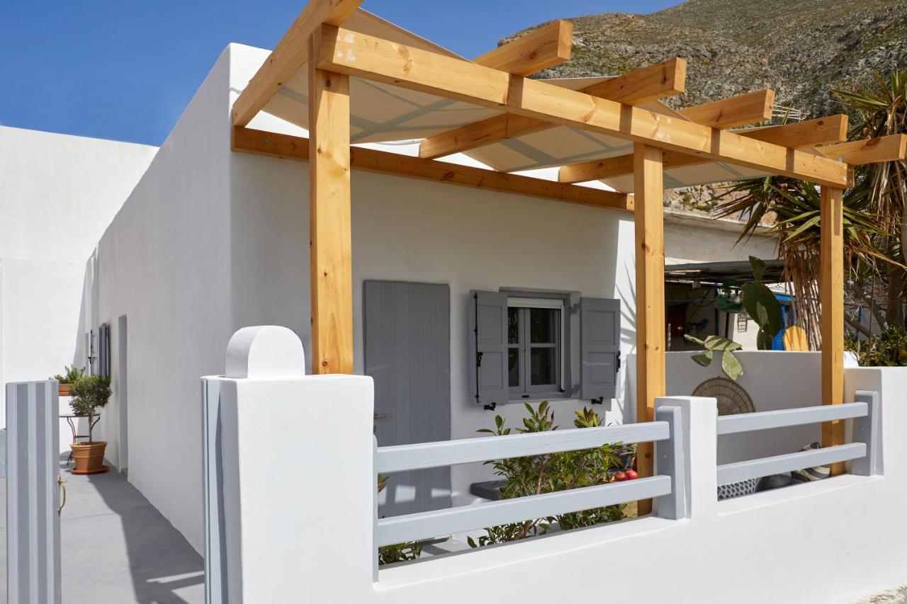 Lamina Guest House Perissa Екстериор снимка
